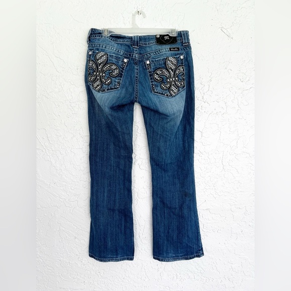 Miss Me JP6220B Dark Wash Boot Cut Blue Jeans with Studded Fleur de lis, Size 30 - Picture 4 of 7